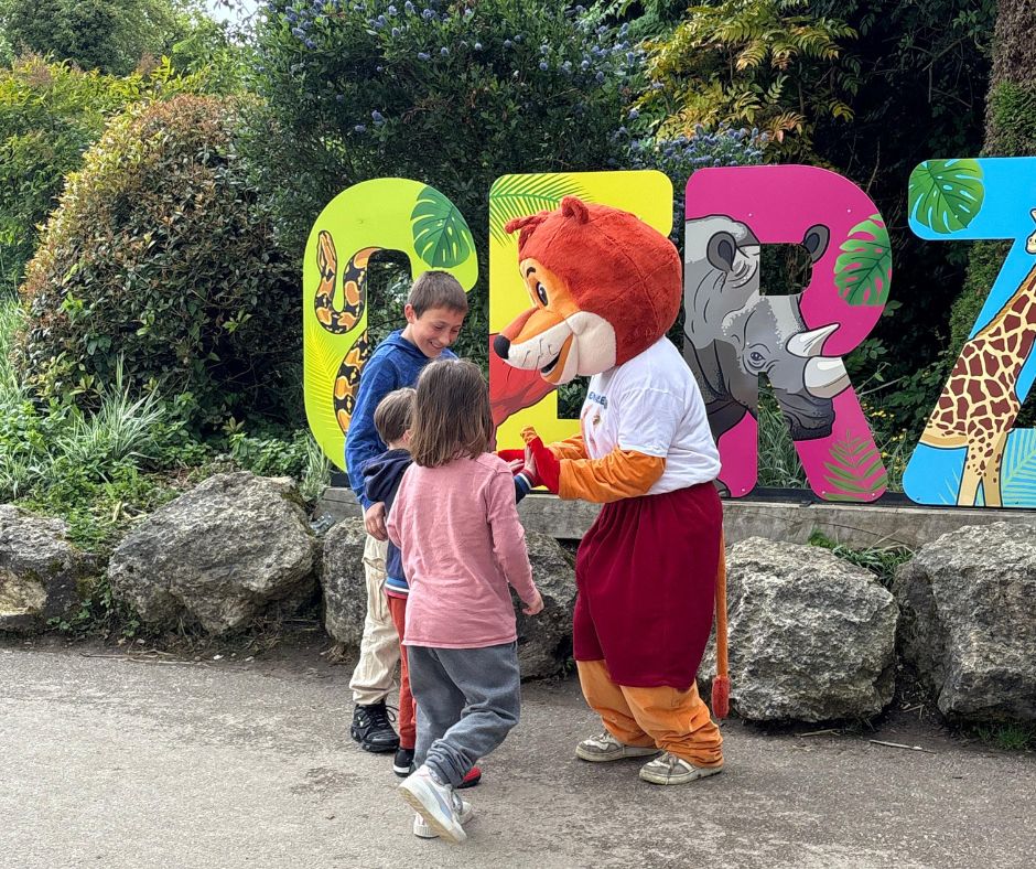 Max le lion, mascotte du CERZA, accueille les enfants de la Dreamnight